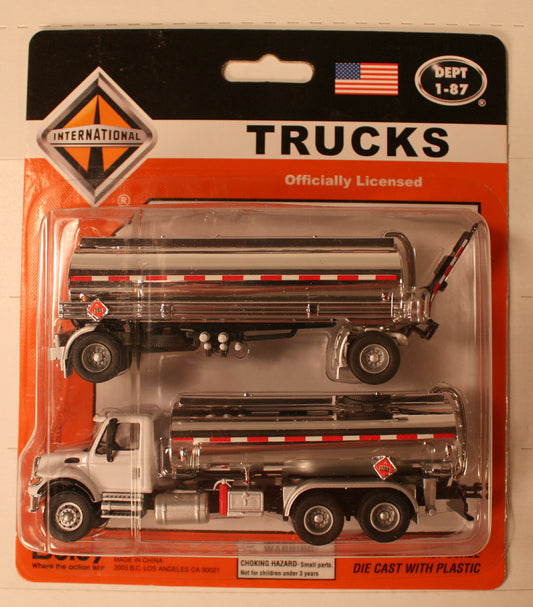 Bol-4504-76   International cab  (White)   Boley Depart. 1-87 vehicles double tanker