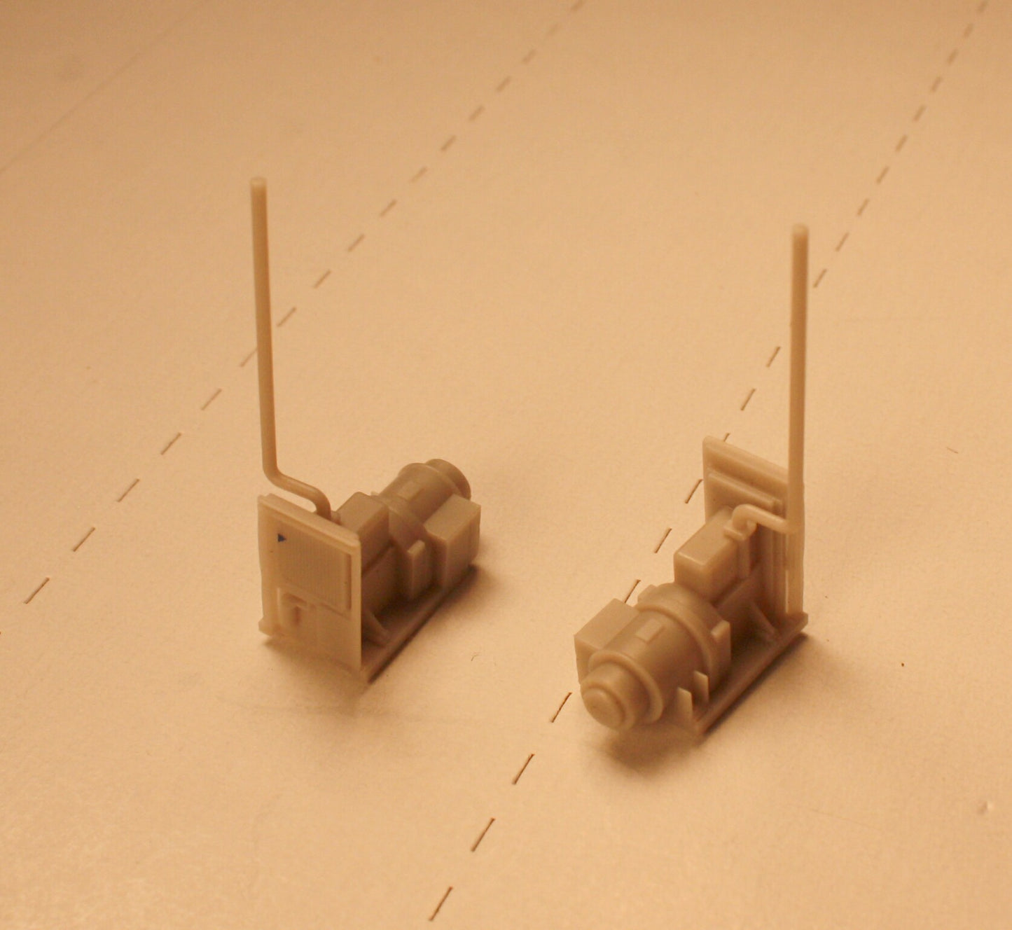 50150 - Early Style PFE motor and generator for refrigerated freight cars (pkg 2)