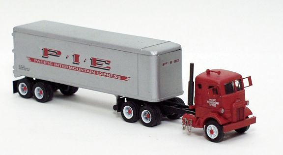 UL-1001   PIE  tractor and trailer (metal kit, factory assembled)  Ulrich  (new in box)