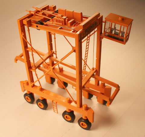 DCM 1000 Travel Lift container loader  PINER Straddle Carrier Type T  diecast detailed model (includes container)