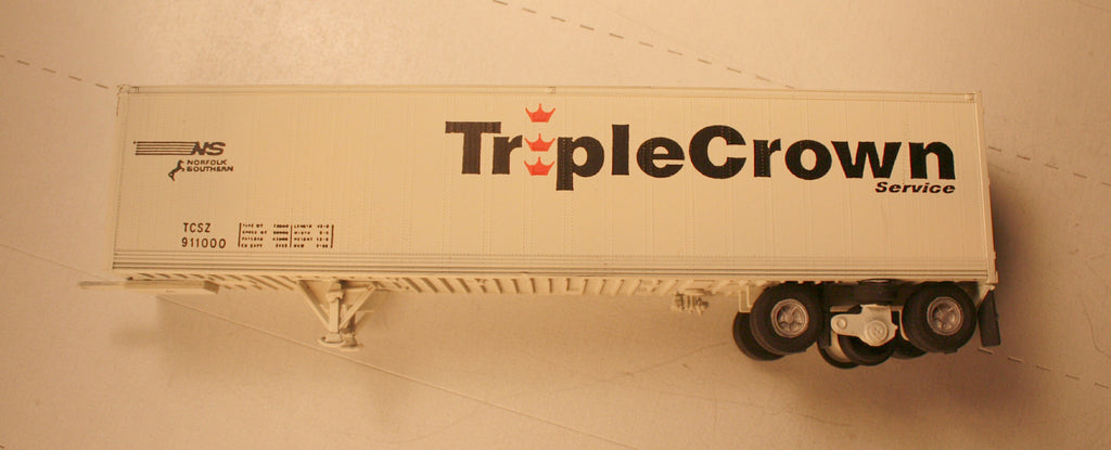WW-102  Wheel Works  45' Roadrailer trailer  (finished model) Triple Crown